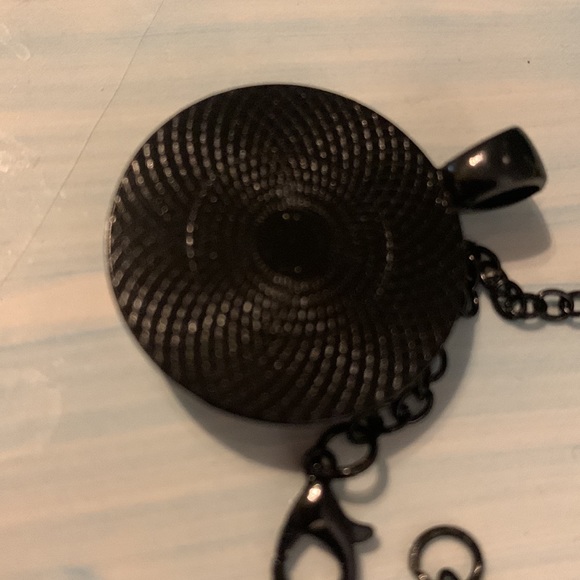 Gryffindor Harry Potter Necklace - Picture 4 of 5